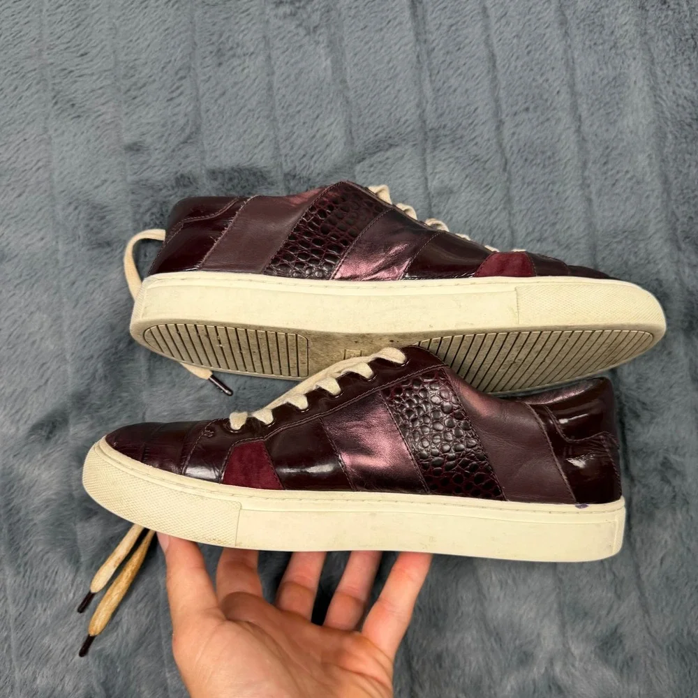Tory Burch Low Top Sneaker Womens 9M Burgundy Mixed Media Croc Embossed 8913
